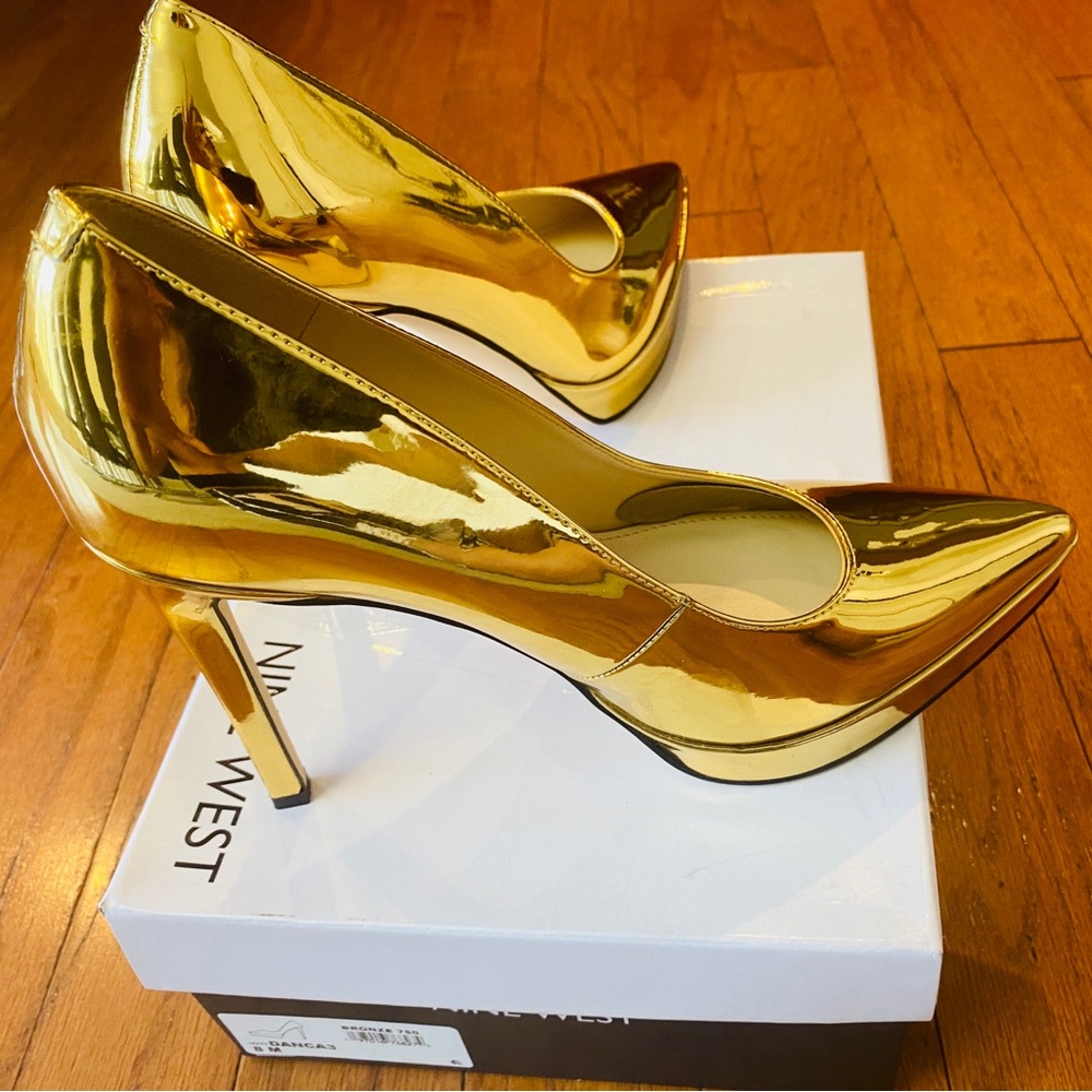NWT Nine West Gold Women's Heels